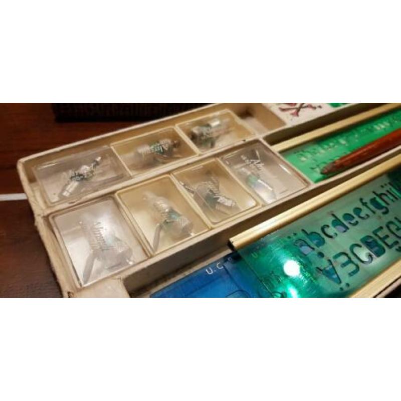 Ahrend sjabloon set vintage.