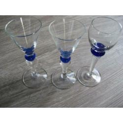 3 bijzondere likeur glaasjes borrelglaasjes hoogte 14 cm.