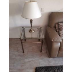 mooie salon tafel /hoek tafel/ plus lamp