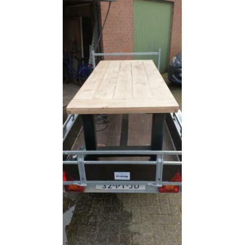 eettafel massieve eiken poten met steigerhoutenblad