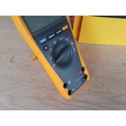 Fluke 77 IV / 77-4 autorange multimeter AC/DC 1000V - NIEUW