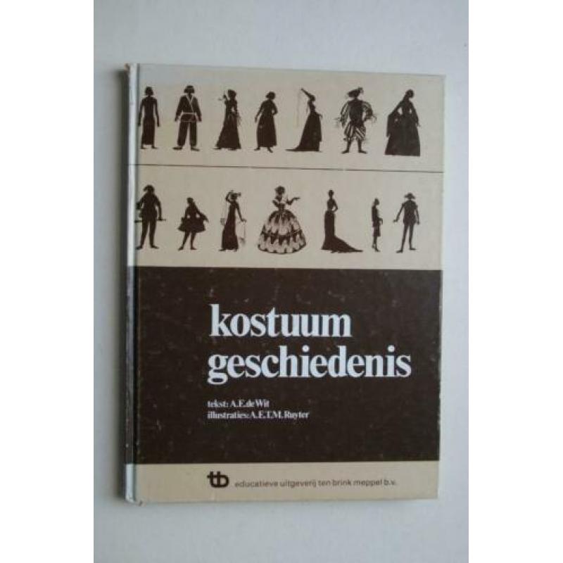 A.E. de Wit, KOSTUUM GESCHIEDENIS