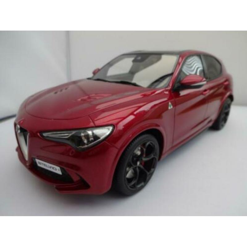 Alfa Romeo Stelvio Rosso nr OT285 van Ottomobile schaal 1/18
