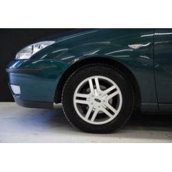 Ford Focus 1.6-16V Trend [AIRCO, ELEK. RAMEN, TREKHAAK, TOP