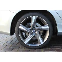 Volvo V60 2.4 D6 AWD PLUG-IN HYBRID Pure Limited