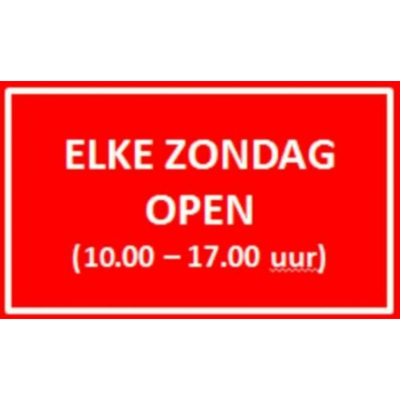 Robuste teak eet tafel in nette staat.