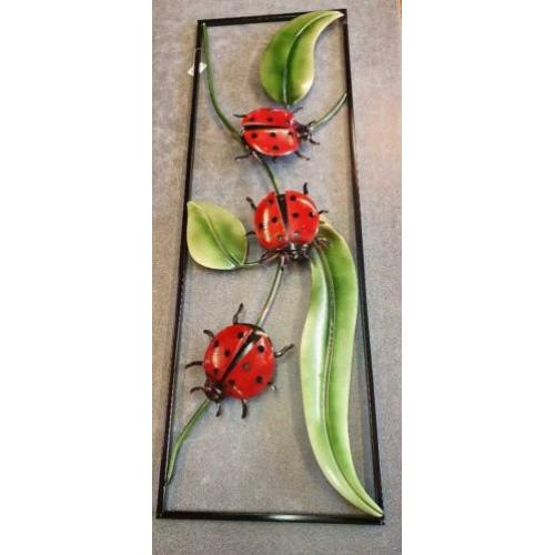 LIEVEHEERSBEESTJES / wanddecoratie