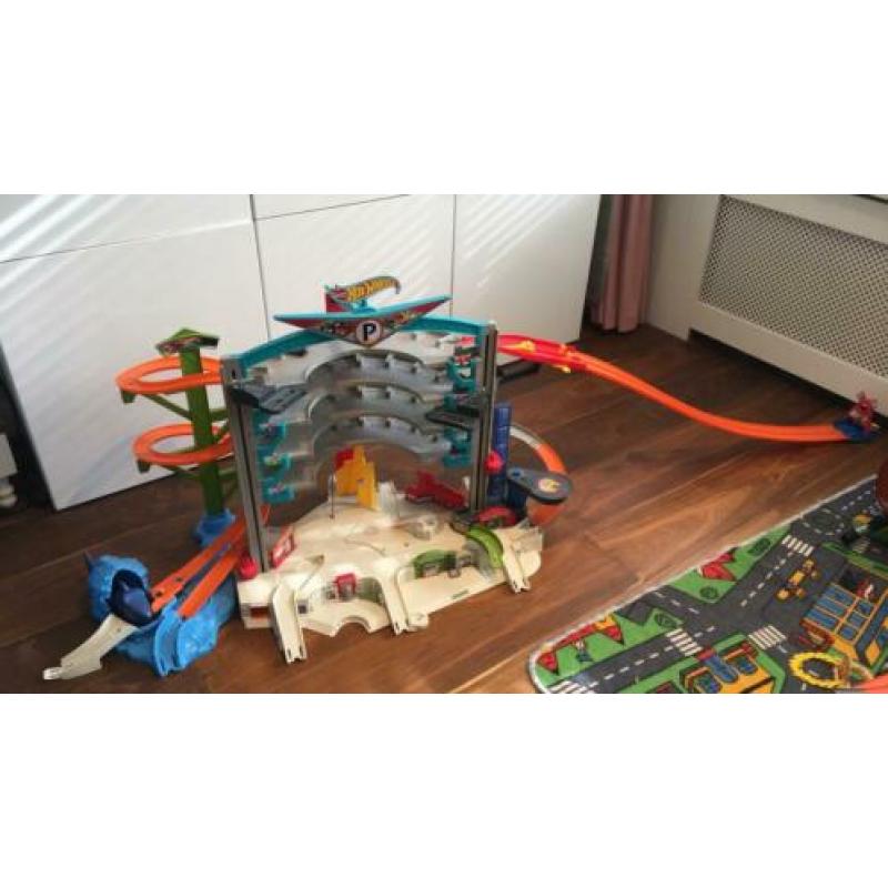 Complete Hotwheels baan met haai en geluid