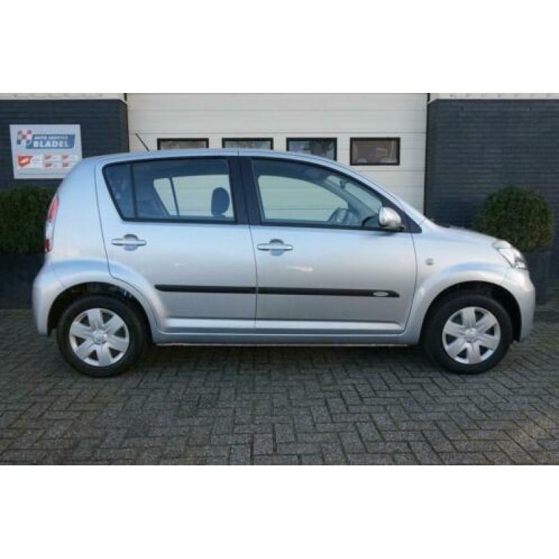 Daihatsu Sirion 2 1.0-12V Premium Airco !