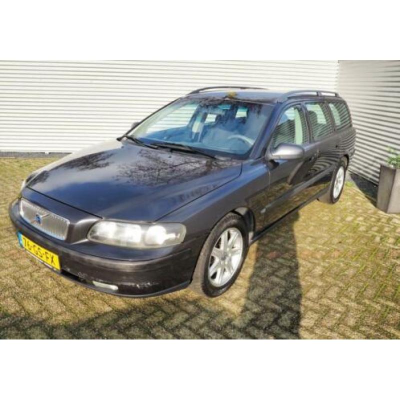 Volvo V70 2.4 170pk AUTOM. CLIMA CRUISE TREKHAAK (bj 2001)