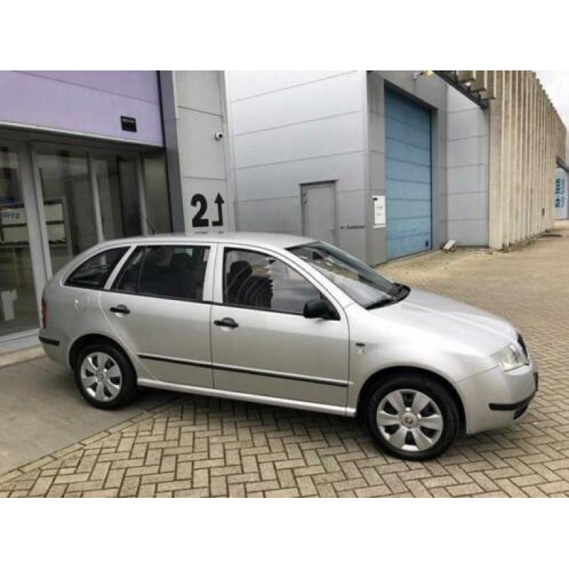 Skoda Fabia Combi 1.4 Classic ZEER NETTE AUTO! CRUISE! ELEC!