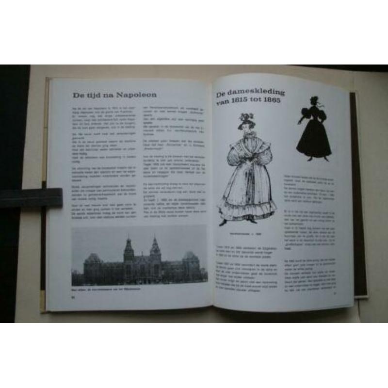 A.E. de Wit, KOSTUUM GESCHIEDENIS