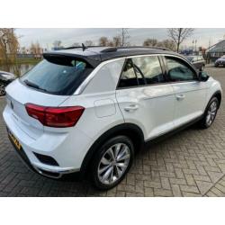 Volkswagen T-Roc 1.0 TSI Style Trekhaak/PDC/Lane (bj 2018)