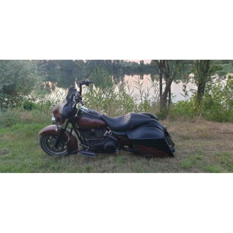 Te koop streetglide (bagger)