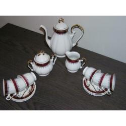 Mocca servies van Zajecar Yugoslavia.