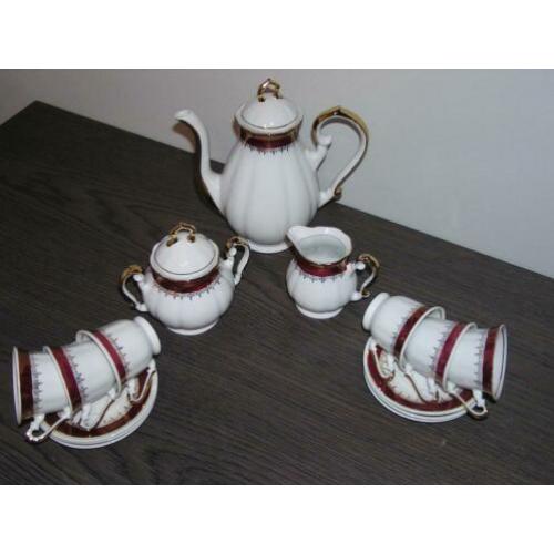 Mocca servies van Zajecar Yugoslavia.