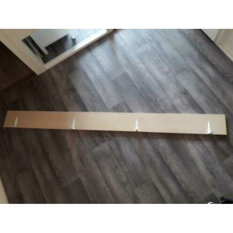 planken met beugel