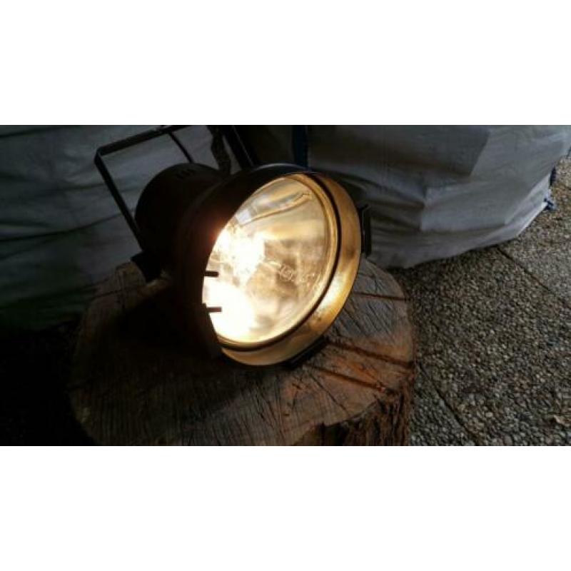 professionele richtspot SATEL S-1021 PAR56 met 100W lamp