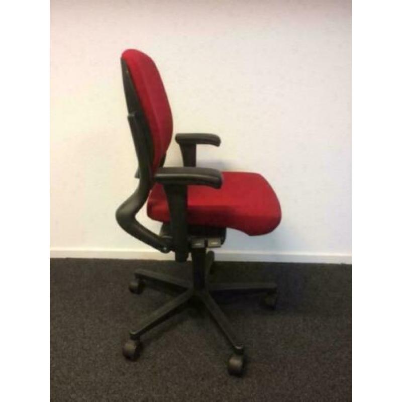 Bureaustoel Ahrend 230 rood met lage rug 1x
