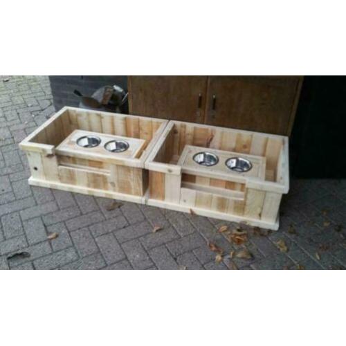 Manden en voerbakken van klein tot xxxxxl.