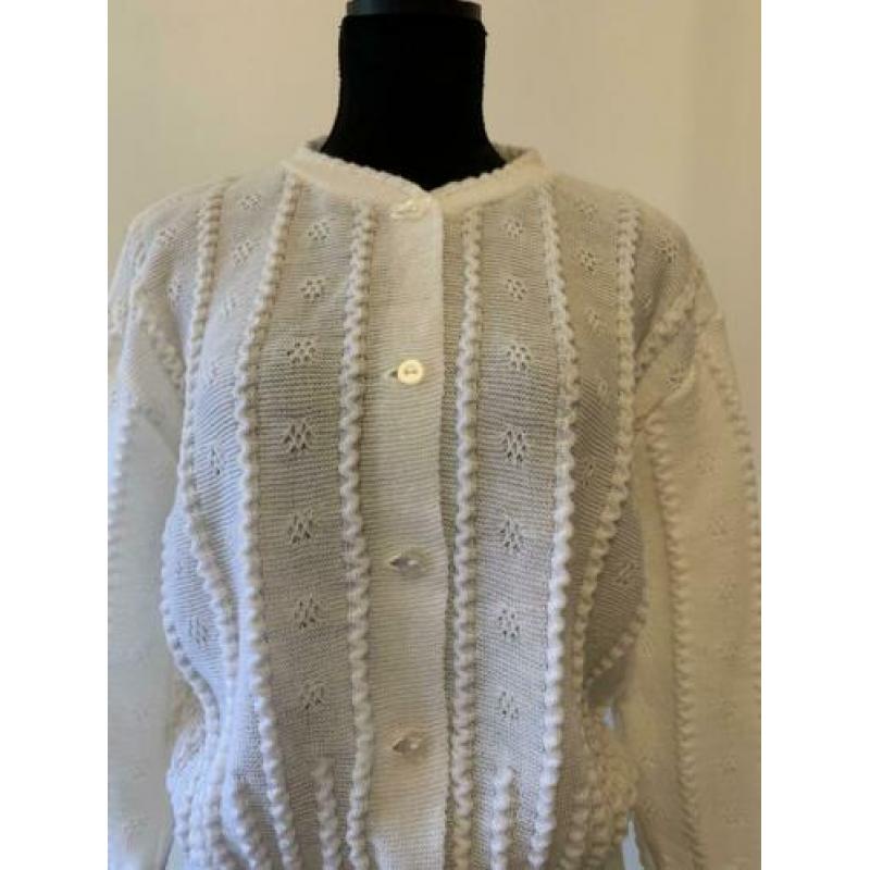 Opengewerkt wit vintage vestje