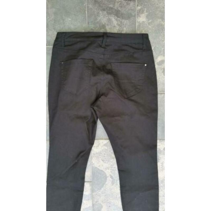 Yessica – zwarte broek maat 38
