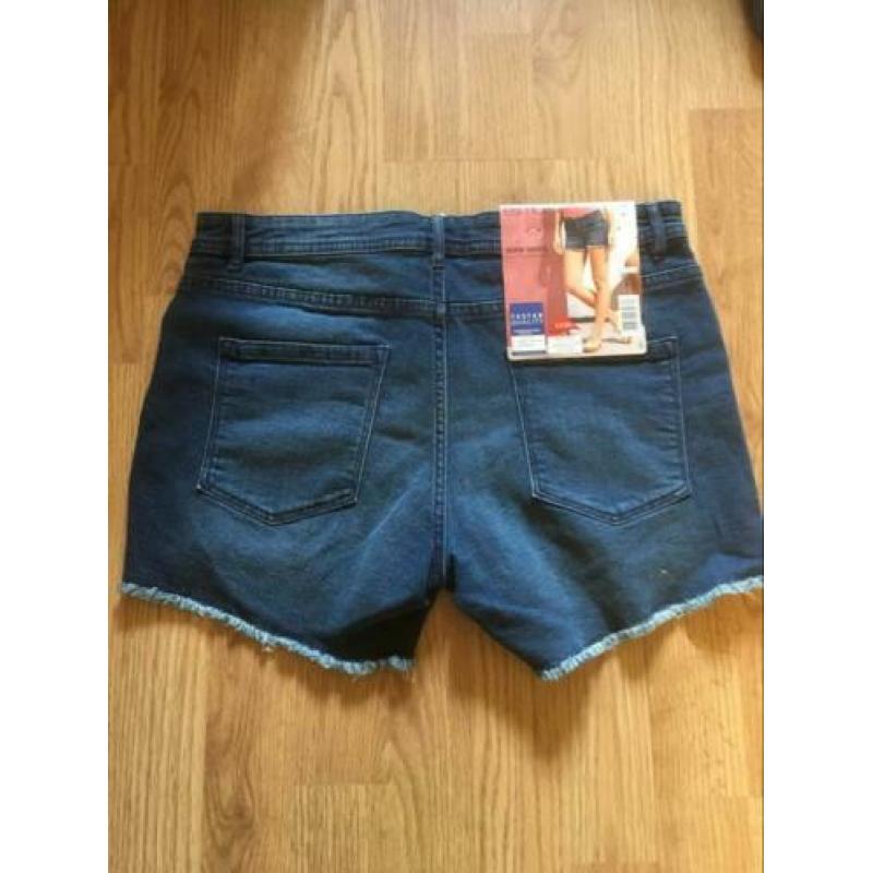 Nieuw stretch jeans broekje / korte spijkerbroek mt 40