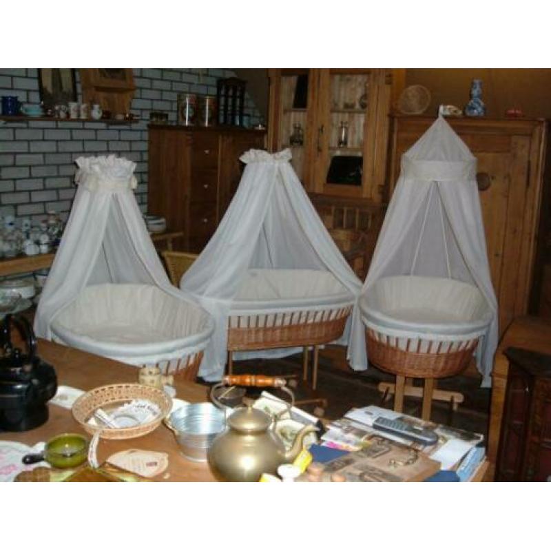 Voordelige Klassieke Wiegen/ledikant(jes)/commodes/kasten/