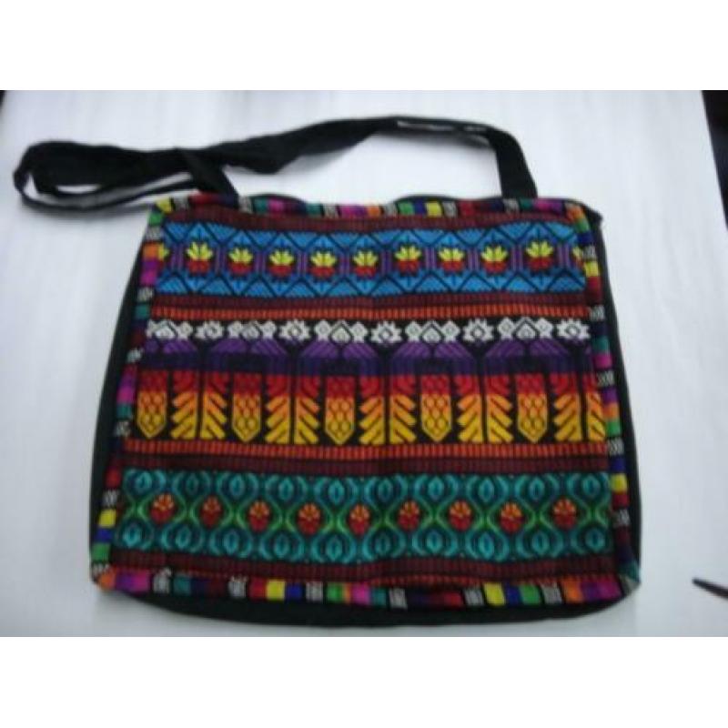 Nieuwe kleurrijke tas
