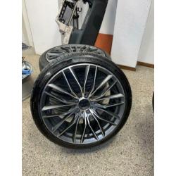 3 Velgen met Band golf,audi 225/40ZR19 licht parkeer schade