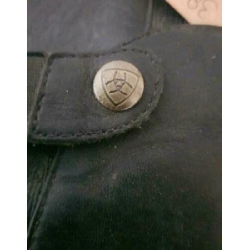 38. * Ariat Close Contact Half Chap Waxed Black S