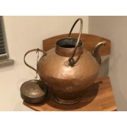 Grote koperen ketel, zeer oud