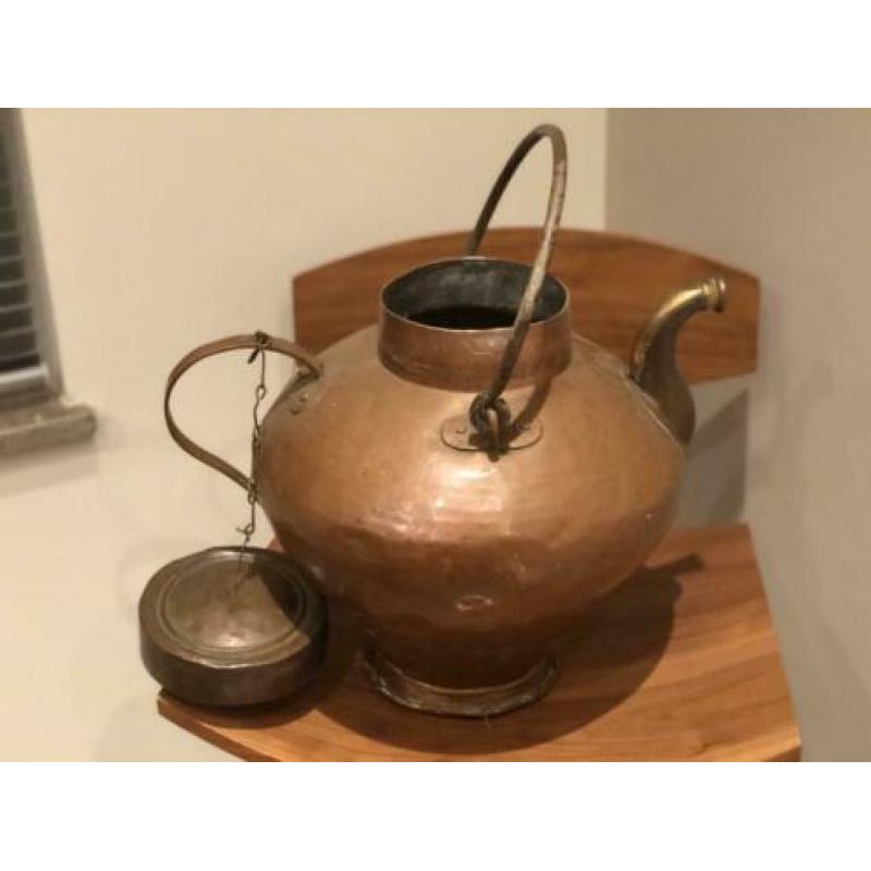 Grote koperen ketel, zeer oud