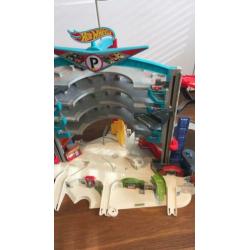 Complete Hotwheels baan met haai en geluid