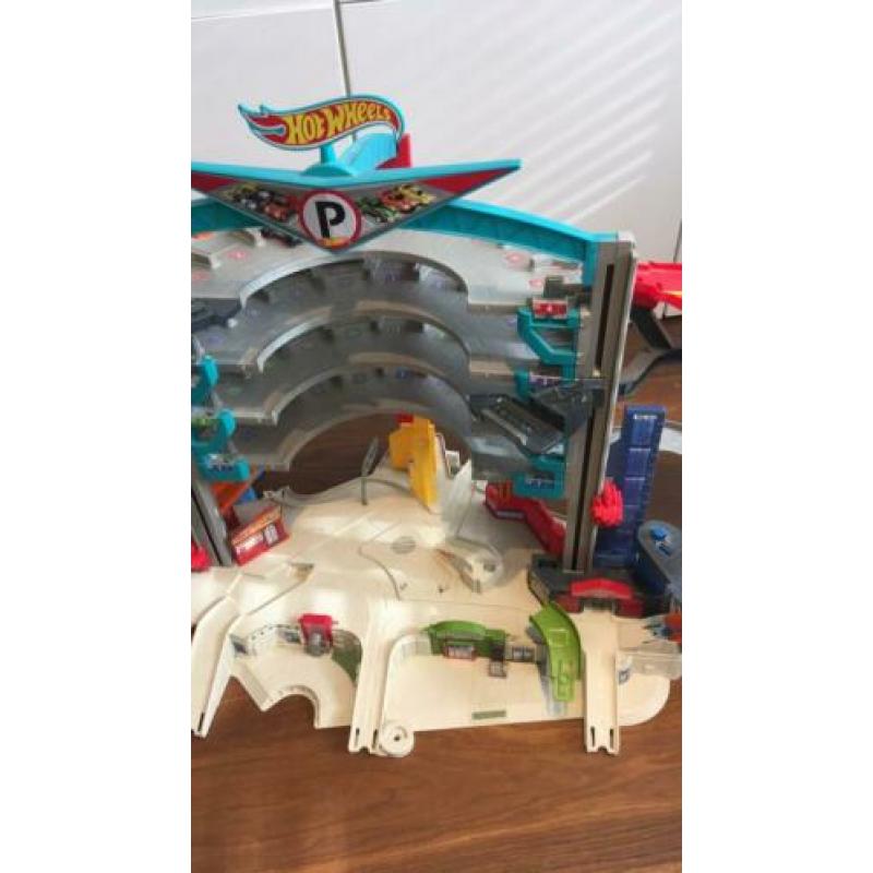 Complete Hotwheels baan met haai en geluid