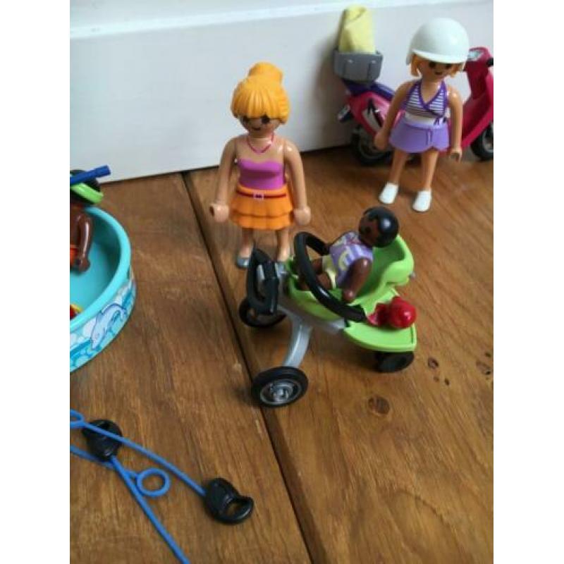 Playmobil met honden en strandspullen en scooter