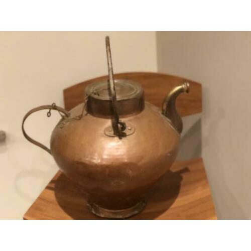 Grote koperen ketel, zeer oud