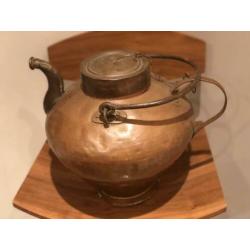 Grote koperen ketel, zeer oud