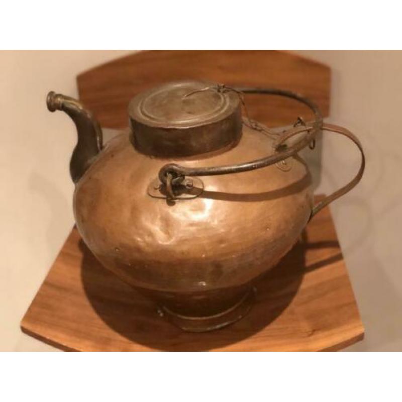 Grote koperen ketel, zeer oud