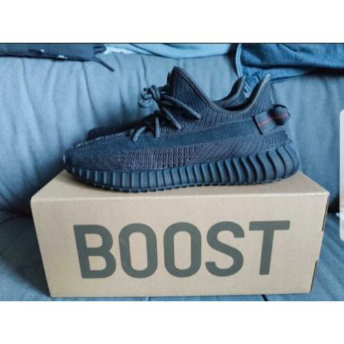 Yeezy 350 v2 black