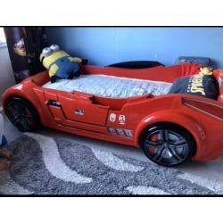 Compleet cars bed en kledingkast