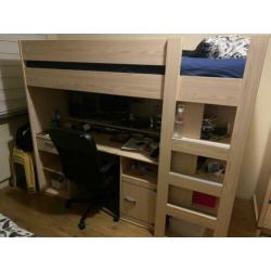 Slaapkamers (2x hoogslapers + 1 bed + 1 groot kledingkast