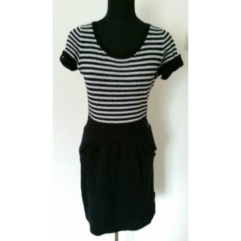 Jurk48 - Sjieke HILFIGER jurk met gestreept lijfje maat S (