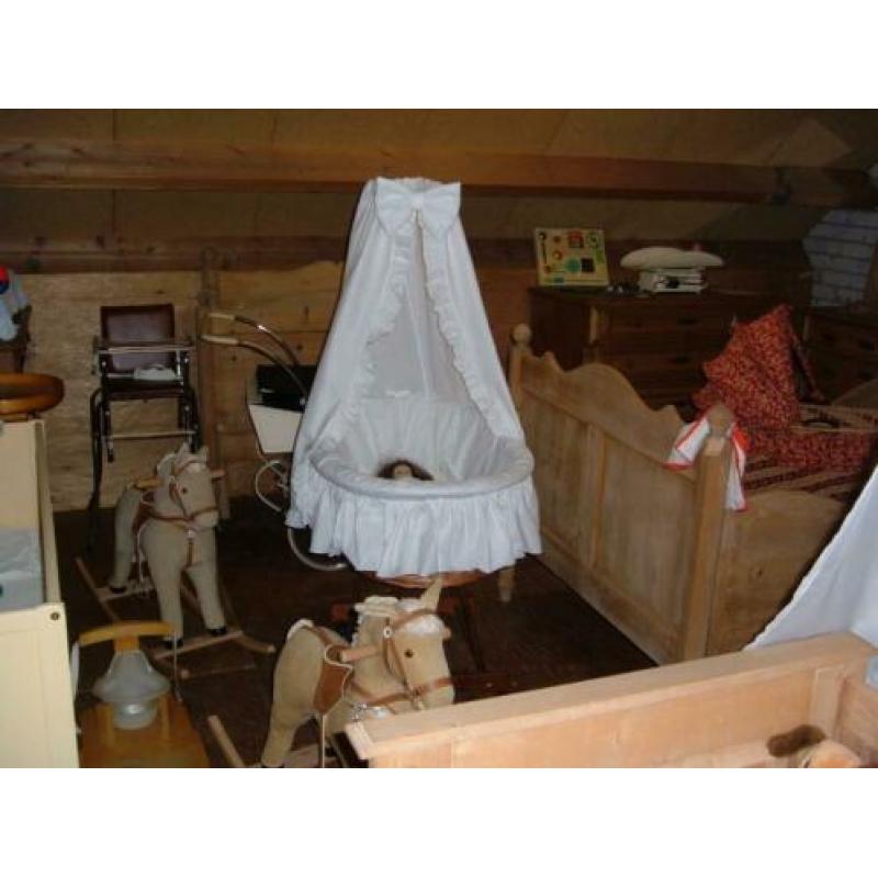 Voordelige Klassieke Wiegen/ledikant(jes)/commodes/kasten/