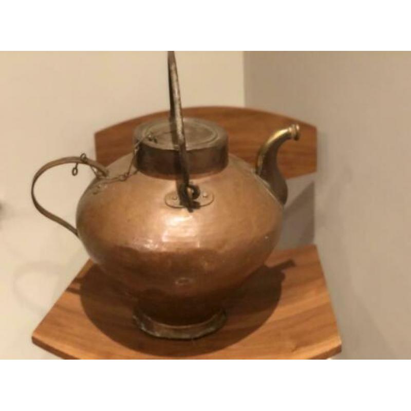 Grote koperen ketel, zeer oud