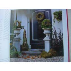Natuurdecoraties met schelpen, mos en veren