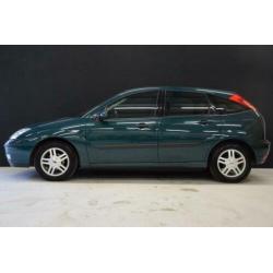 Ford Focus 1.6-16V Trend [AIRCO, ELEK. RAMEN, TREKHAAK, TOP