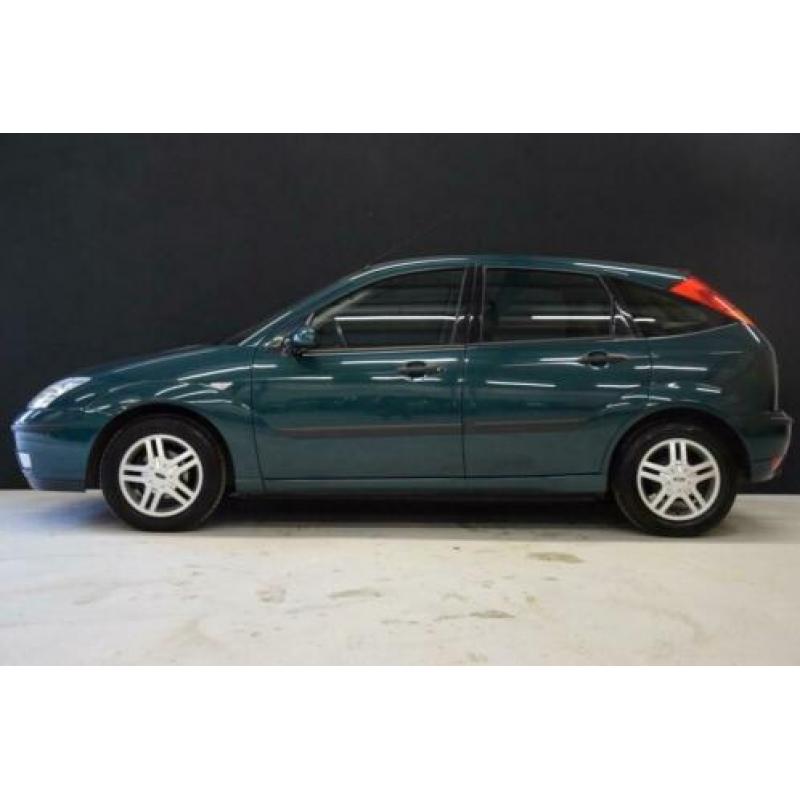 Ford Focus 1.6-16V Trend [AIRCO, ELEK. RAMEN, TREKHAAK, TOP