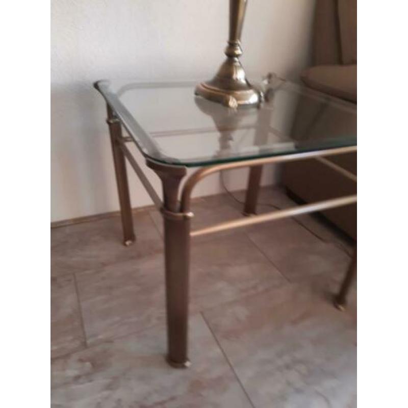 mooie salon tafel /hoek tafel/ plus lamp