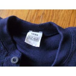 Donkerblauw badstoffen vestje. Maat 62/68. Merk: Hema.